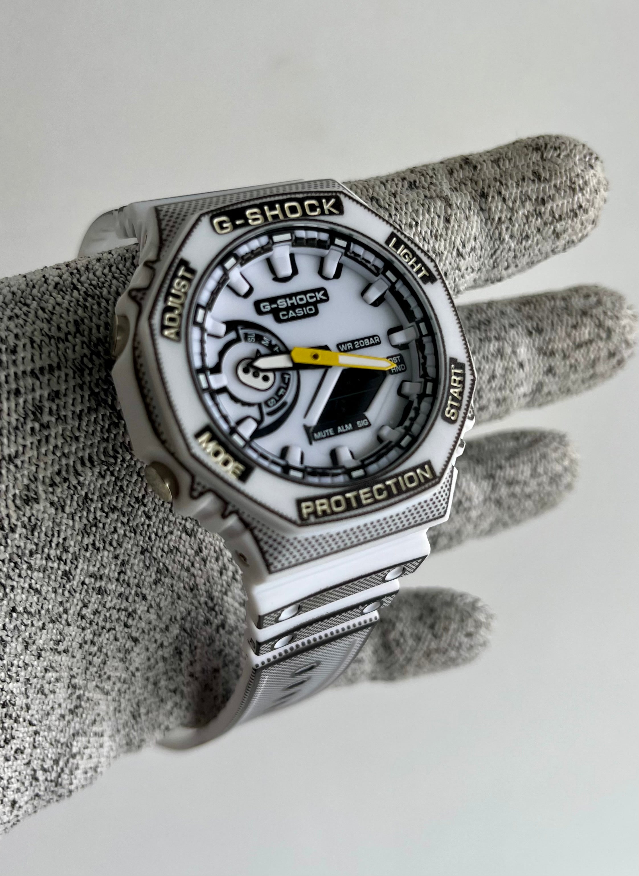 Gshock Manga Edition white