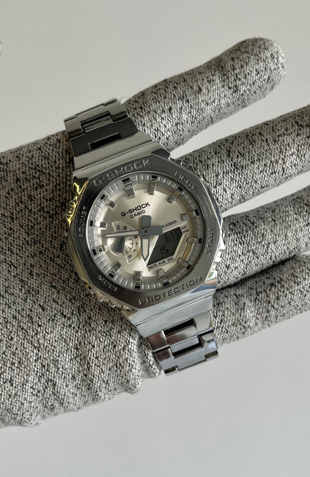 Casio G-Shock GM-2110D-2ADR Analog-Digital White Dial Men (G1613)